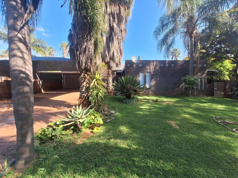 3 Bedroom Property for Sale in Safari Gardens North West